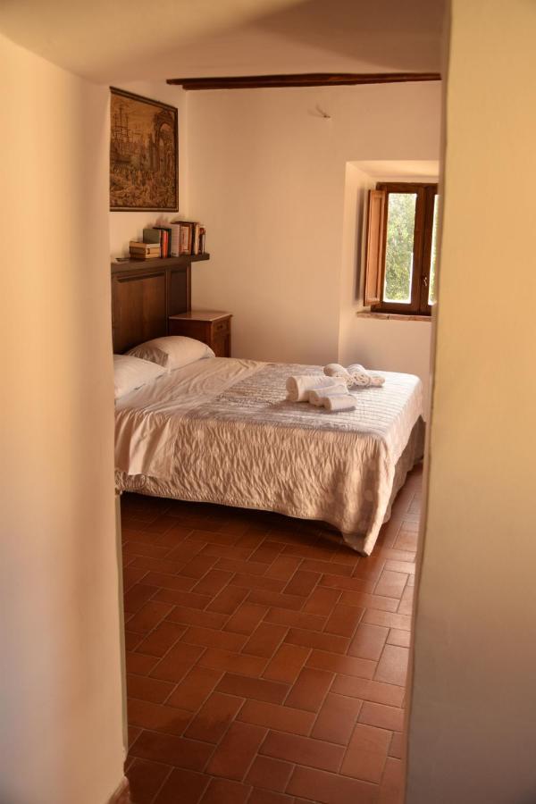 Convento Dei Cappuccini Hostel Tolfa ภายนอก รูปภาพ